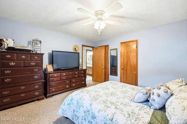 4302 Leaf Dr, Louisville, KY 40216