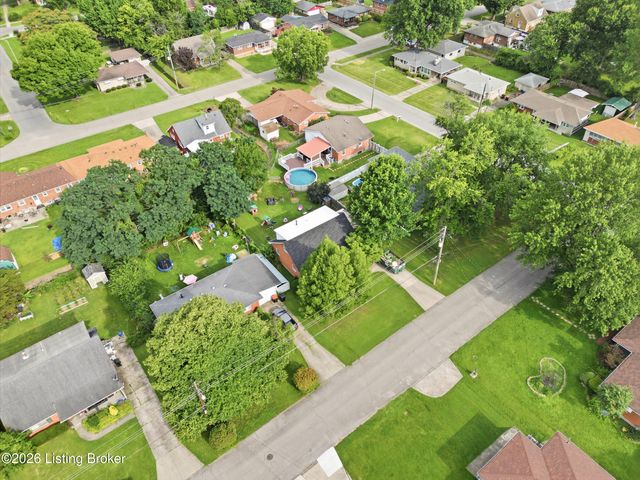 4302 Leaf Dr, Louisville, KY 40216