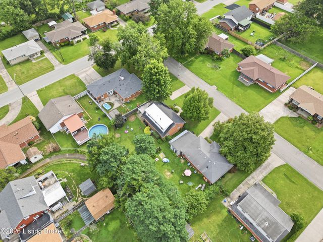 4302 Leaf Dr, Louisville, KY 40216