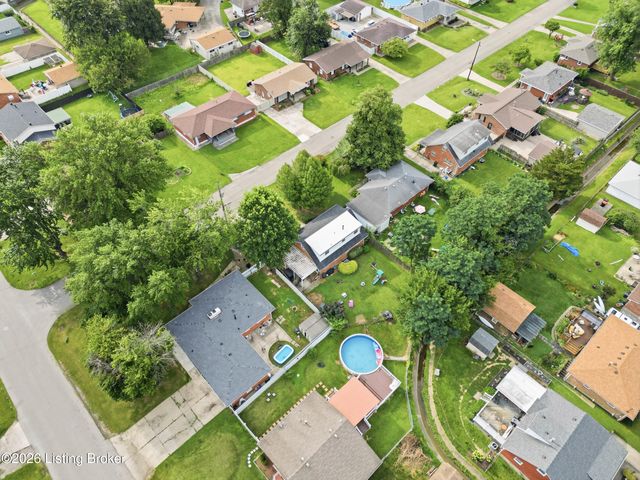 4302 Leaf Dr, Louisville, KY 40216