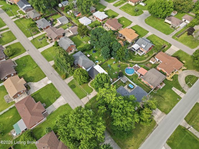4302 Leaf Dr, Louisville, KY 40216