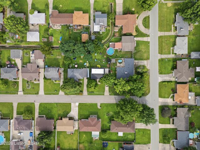 4302 Leaf Dr, Louisville, KY 40216