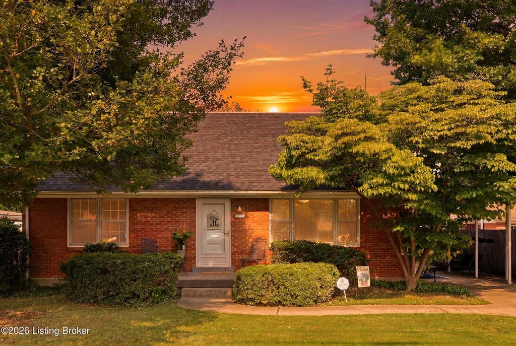 4302 Leaf Dr, Louisville, KY 40216