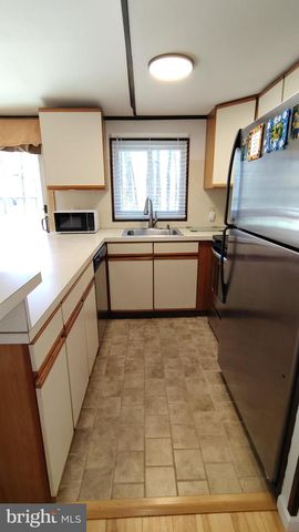 249 SELIG RD, Pocono Lake, PA 18347