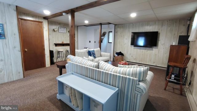 249 SELIG RD, Pocono Lake, PA 18347