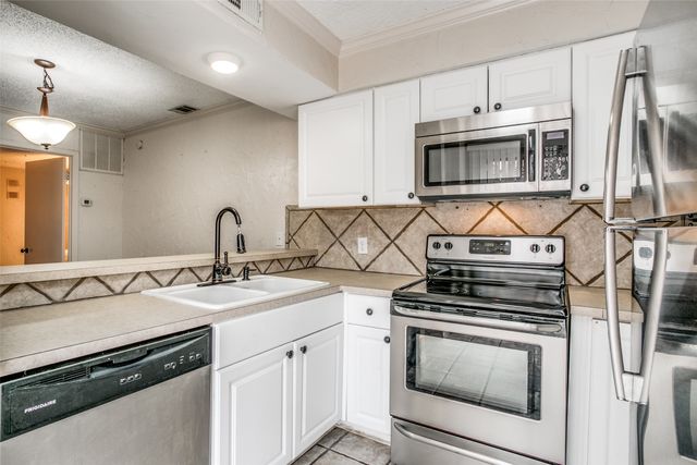 2621 Piedras, Irving, TX 75038