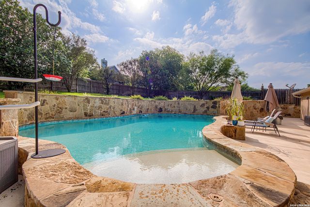 116 River Frst, Castroville, TX 78009