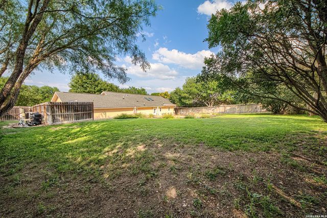 116 River Frst, Castroville, TX 78009
