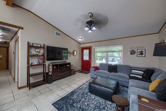 116 River Frst, Castroville, TX 78009