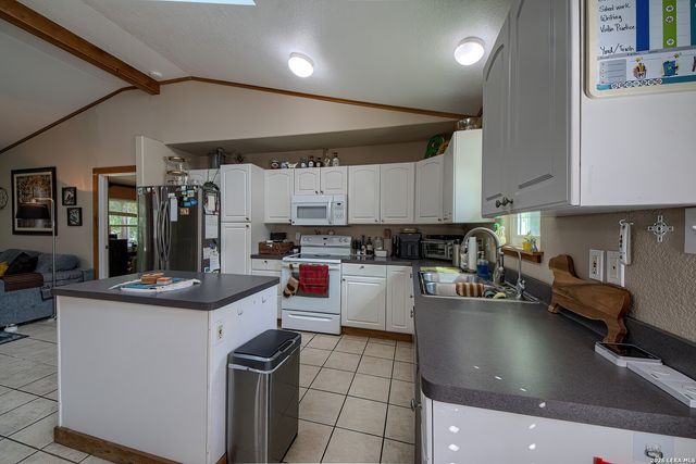 116 River Frst, Castroville, TX 78009
