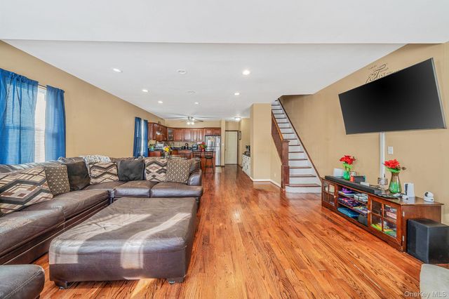 188-25 Mangin Avenue, Saint Albans, NY 11412