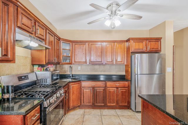 188-25 Mangin Avenue, Saint Albans, NY 11412