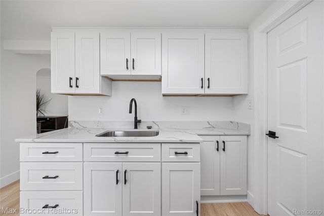 31291 Rexwood Street, Farmington Hills, MI 48334