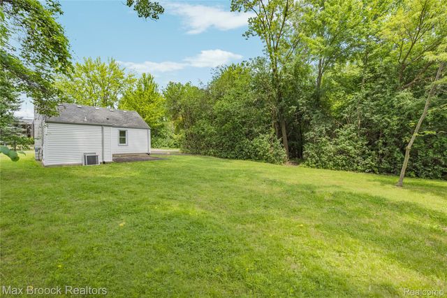 31291 Rexwood Street, Farmington Hills, MI 48334