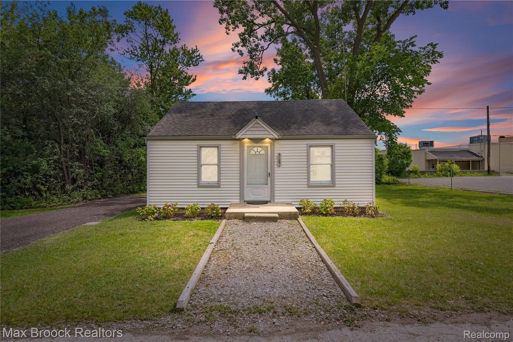 31291 Rexwood Street, Farmington Hills, MI 48334