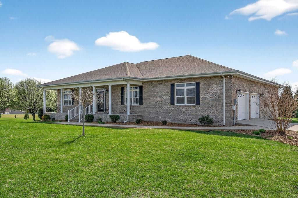 450 Low Gap Rd, Sparta, TN 38583