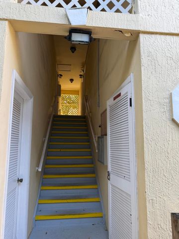 320 SE 10th Street C, Pompano Beach, FL 33060