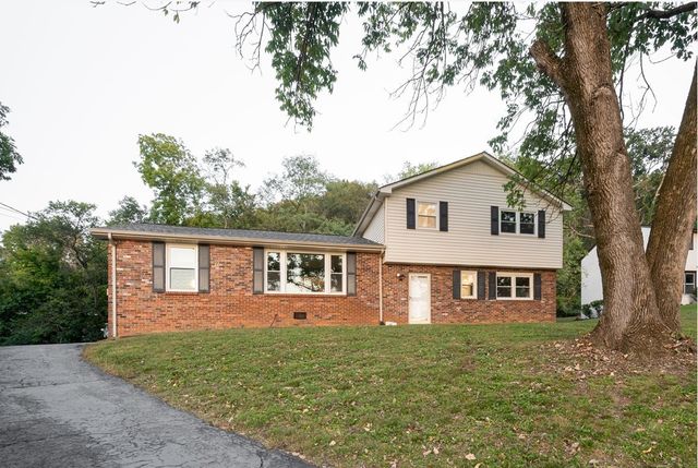 342 Cross Timbers Dr, Nashville, TN 37221