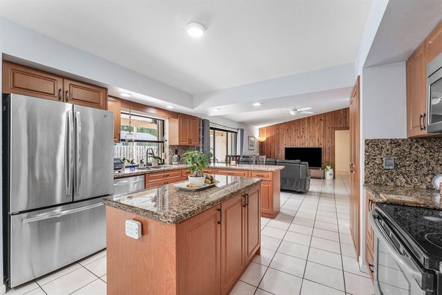 1217 NW 111TH Way, Coral Springs, FL 33071