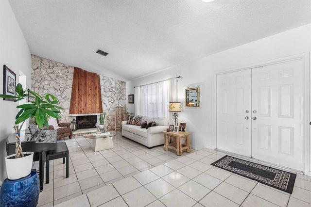 1217 NW 111TH Way, Coral Springs, FL 33071
