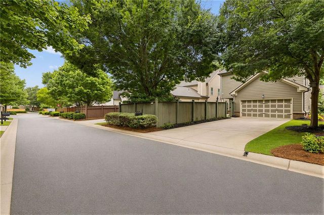 3541 S Sherwood Road SE, Smyrna, GA 30082