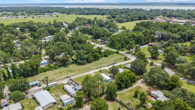 1389 NW 7TH LANE, Lake Panasoffkee, FL 33538
