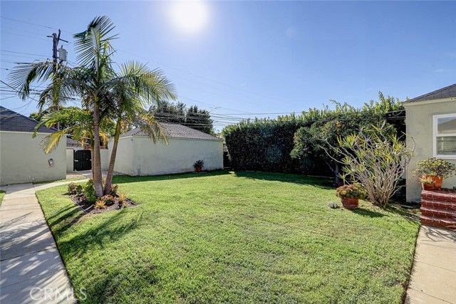 1428 Ocean Park, Santa Monica, CA 90405
