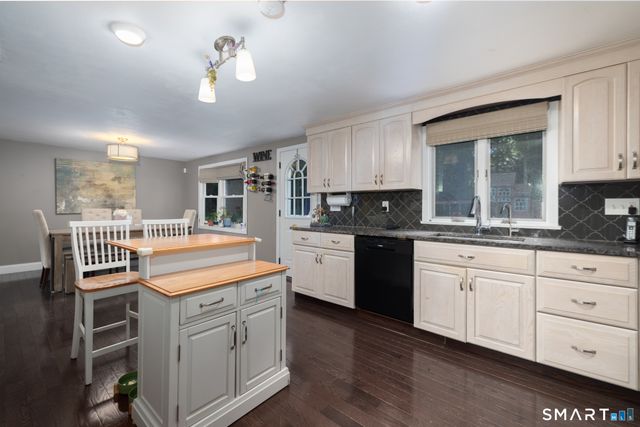 123 Northwood Drive, Middlebury, CT 06762