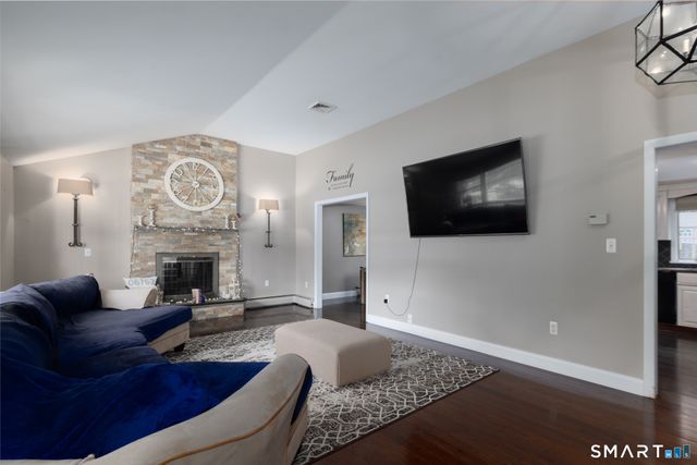 123 Northwood Drive, Middlebury, CT 06762
