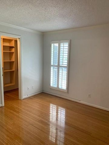 613 Granville Court, Atlanta, GA 30328