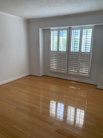 613 Granville Court, Atlanta, GA 30328