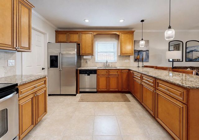 1005 HIGHGROVE COURT, Valrico, FL 33596