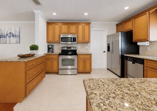 1005 HIGHGROVE COURT, Valrico, FL 33596