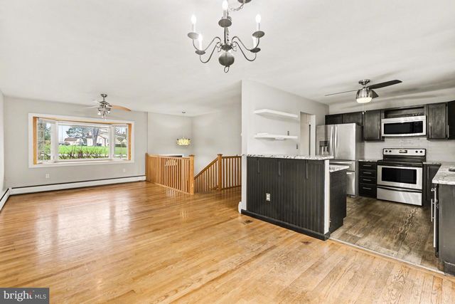 6085 CHERRY HILL RD, Harrisburg, PA 17111