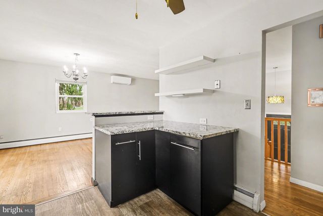 6085 CHERRY HILL RD, Harrisburg, PA 17111