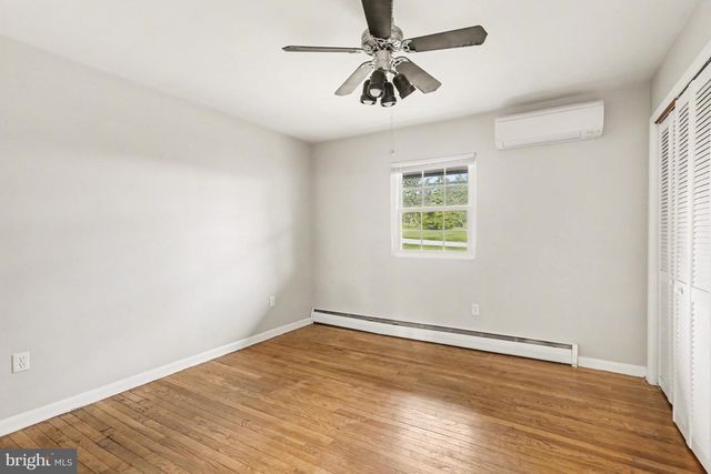 6085 CHERRY HILL RD, Harrisburg, PA 17111