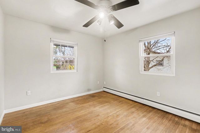 6085 CHERRY HILL RD, Harrisburg, PA 17111