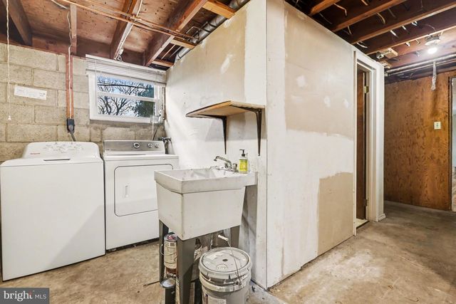 6085 CHERRY HILL RD, Harrisburg, PA 17111