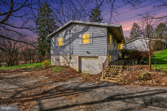 6085 CHERRY HILL RD, Harrisburg, PA 17111