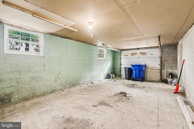 6085 CHERRY HILL RD, Harrisburg, PA 17111