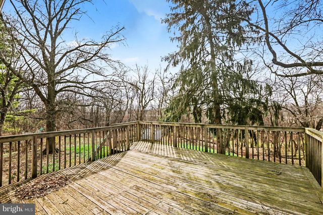 6085 CHERRY HILL RD, Harrisburg, PA 17111