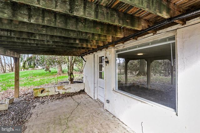 6085 CHERRY HILL RD, Harrisburg, PA 17111