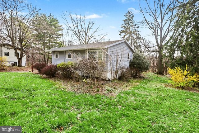 6085 CHERRY HILL RD, Harrisburg, PA 17111