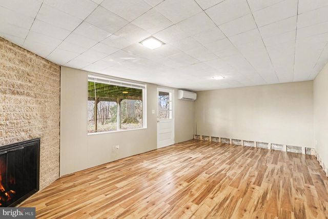 6085 CHERRY HILL RD, Harrisburg, PA 17111