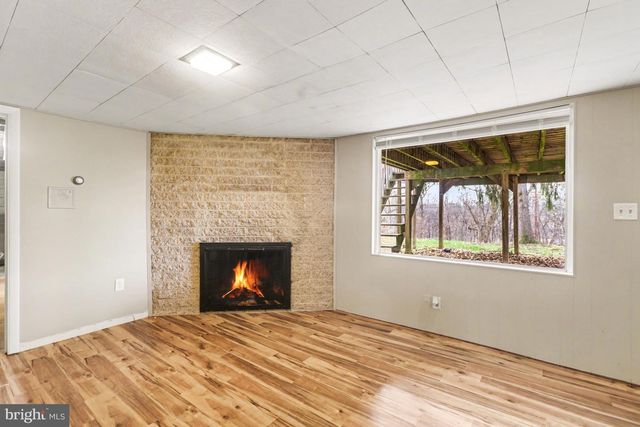 6085 CHERRY HILL RD, Harrisburg, PA 17111