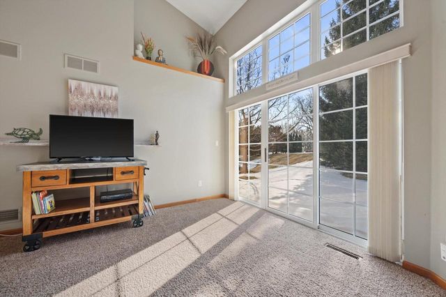 1027 River Place BOULEVARD, Waukesha, WI 53189