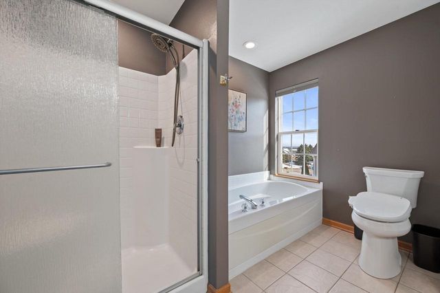 1027 River Place BOULEVARD, Waukesha, WI 53189