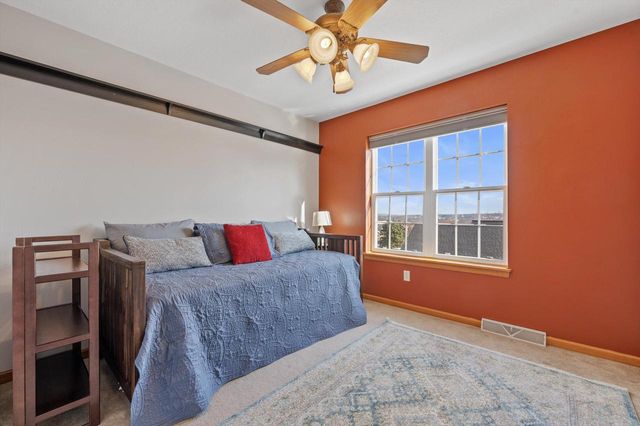 1027 River Place BOULEVARD, Waukesha, WI 53189