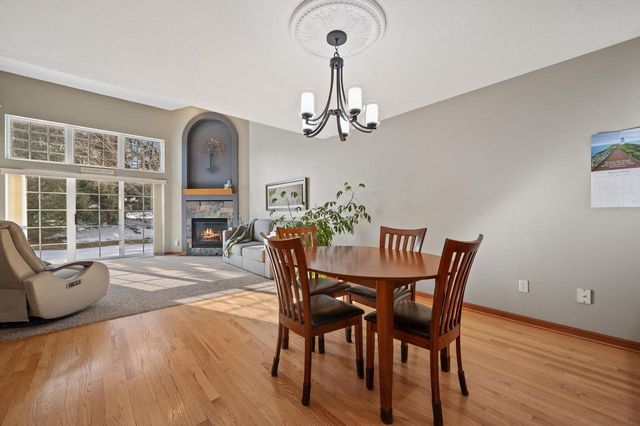 1027 River Place BOULEVARD, Waukesha, WI 53189