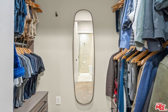 950 N Kings Road 233, West Hollywood, CA 90069